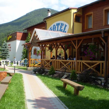 Motel Ranč Ruzomberok Exteriér fotografie