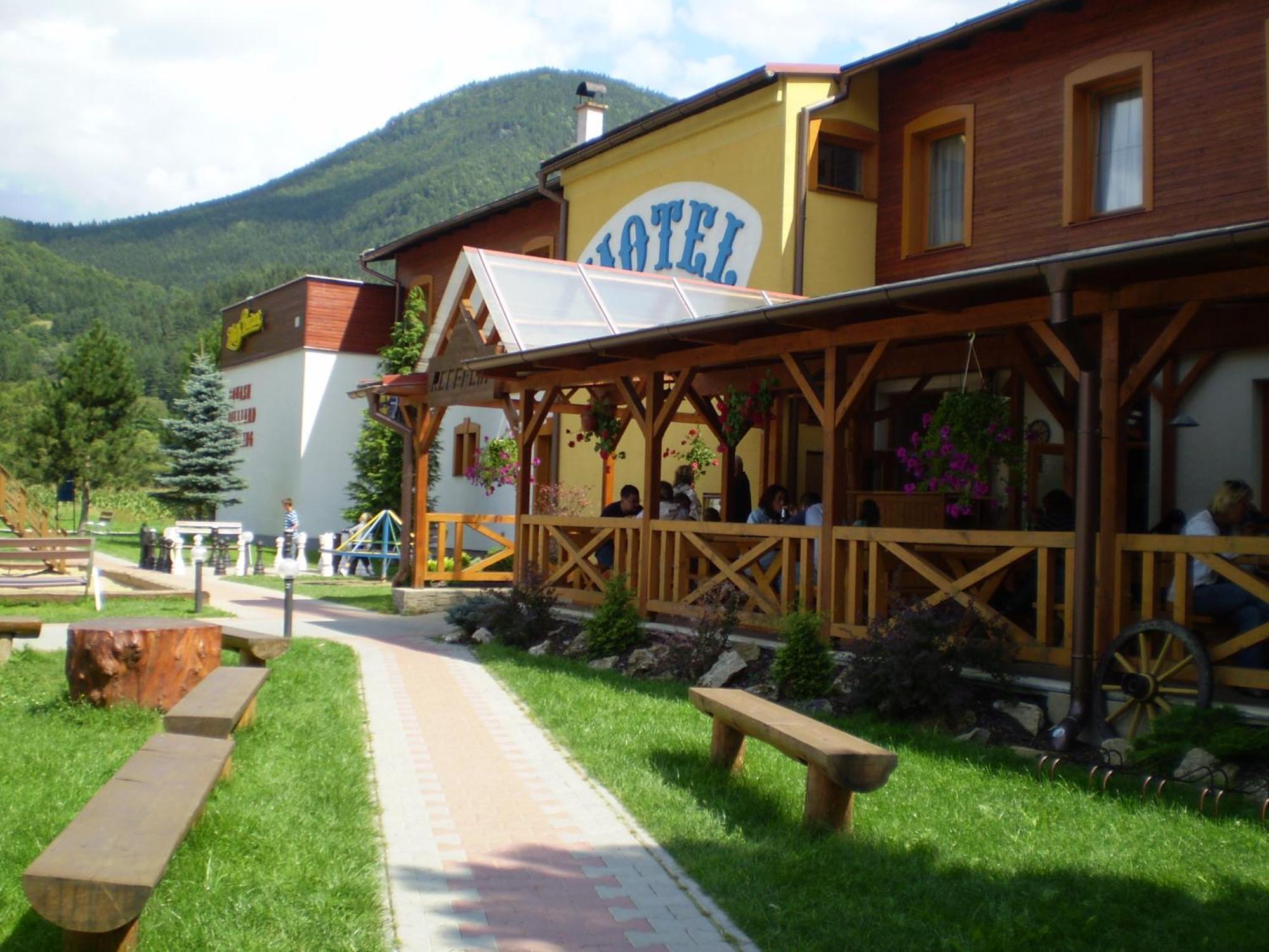 Motel Ranč Ruzomberok Exteriér fotografie